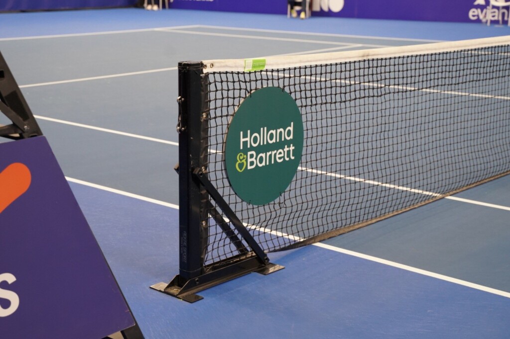 Samen voor meer gezonde tennisjaren: KNLTB sluit partnership met Holland & Barrett
